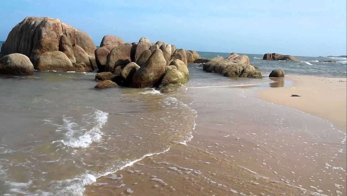 Thuan Quy Beach 